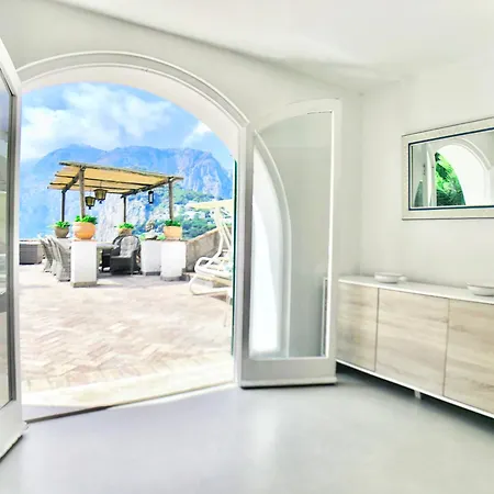 וילה Terrazza Tragara *